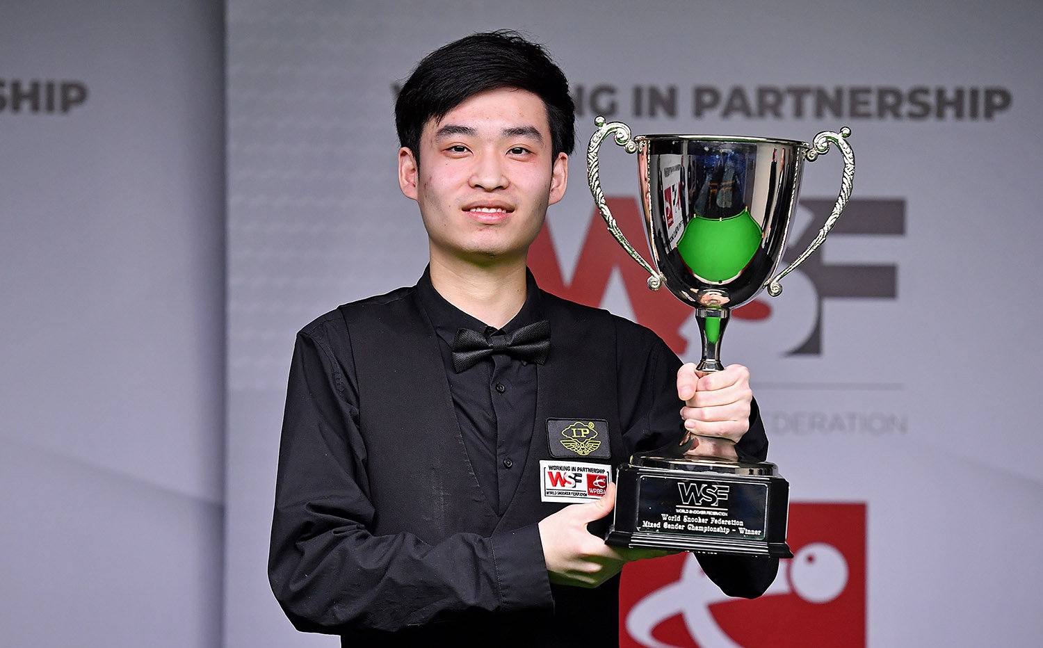 榜上居于前 榜上居于前