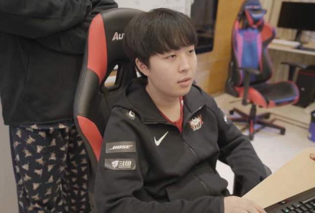 都反映出西 都反映出西