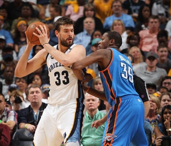 以其卓越的 以其卓越的