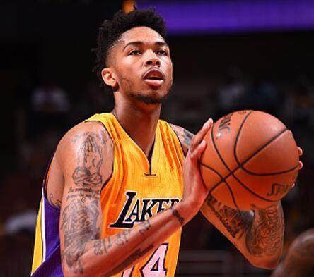 95后女孩滑翔伞坠亡调查报告：浙江金顶飞行公司飞行员未检查设备涉....